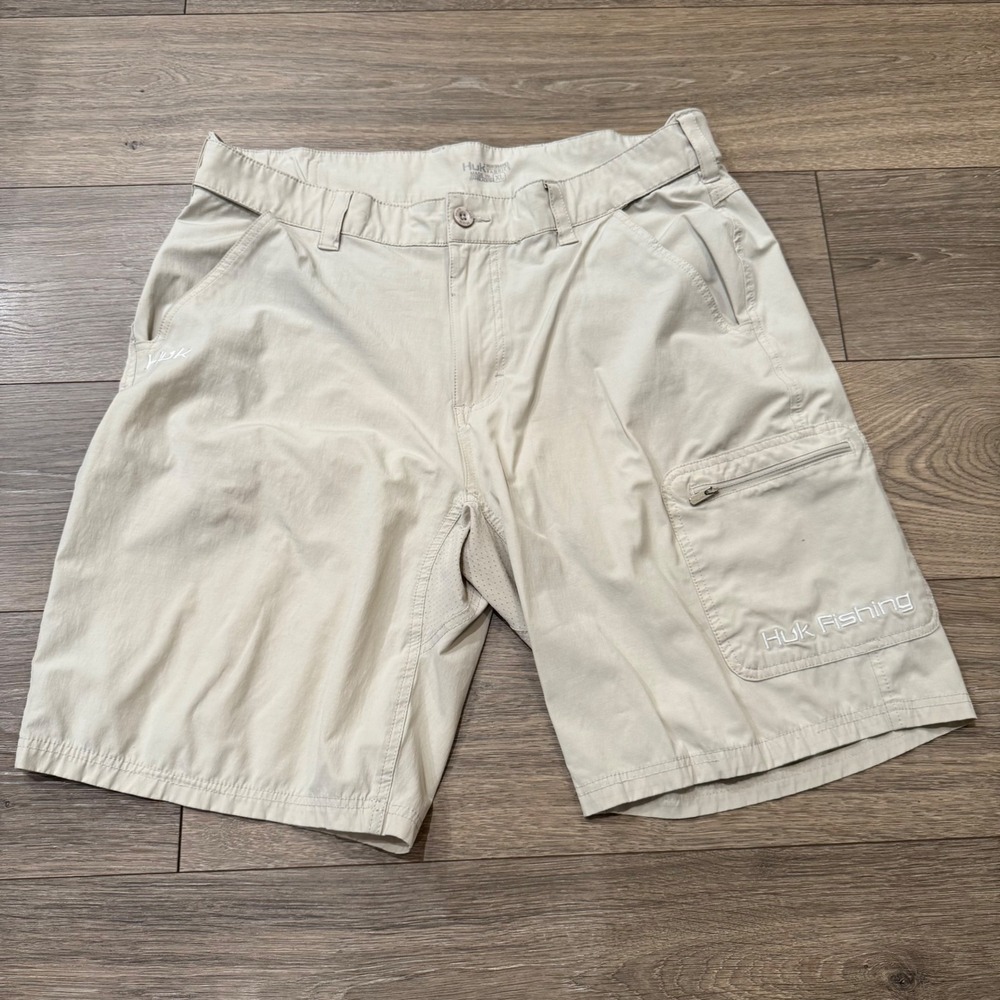 Huk Fishing Shorts Men XL Khaki Tan Cargo Performance Stretch Outdoor Pockets